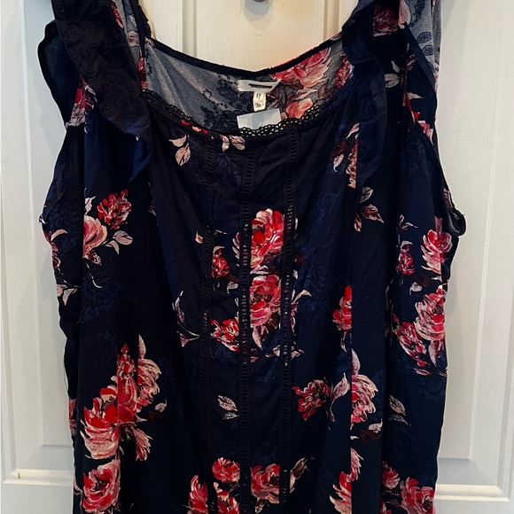 NWOT Maurices Floral Eyelet Trim Flutter Sleeve Top Size 3X Navy and Pink - Picture 3 of 7